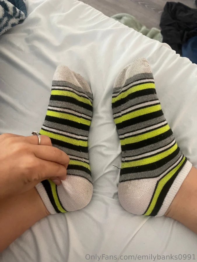 1069111006_Sock tease_03_3024x4032_9e519fbd4bed1ad6e2cf213f13161a7f.webp