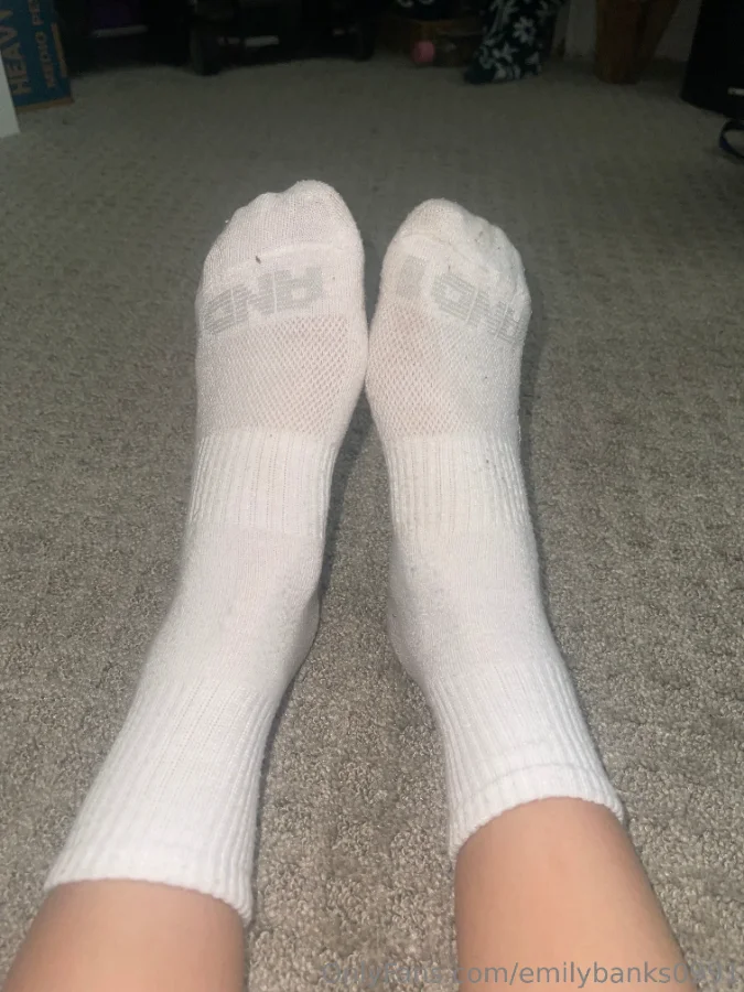 1069117559_Long socks __02_3024x4032_aaed6ae8c868097a8886c7529ea3c0f8.webp