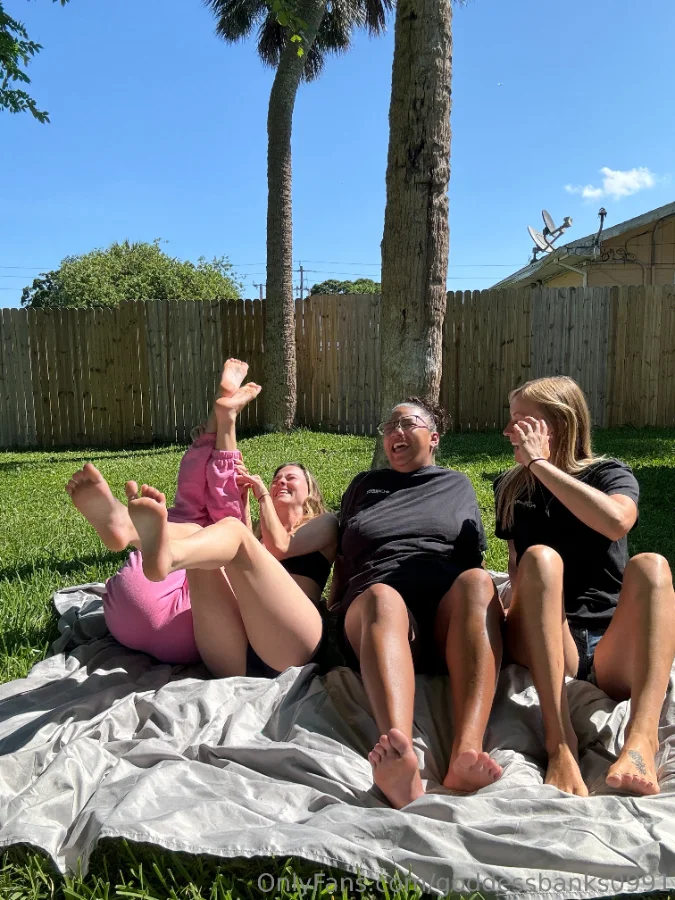 1099490820_Just us girls and our pretty feet 👣_04_3024x4032_3112cbac89af1da1293c6e729cb58e16.webp