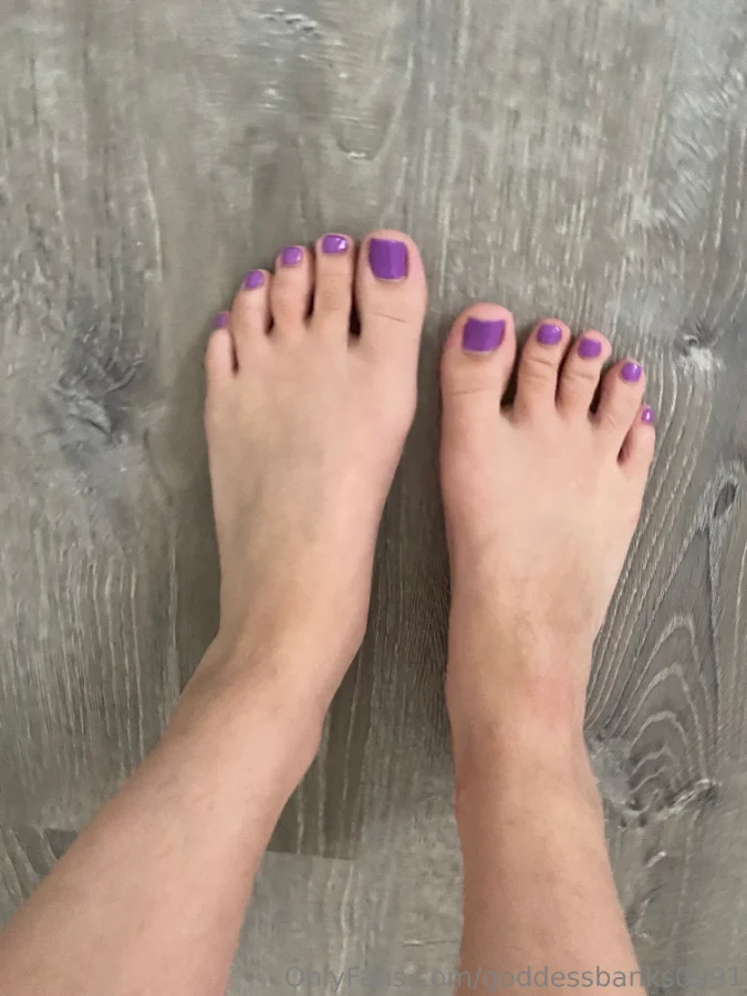 1101546063_Come rub the feet_04_3024x4032_04ad815141f52f9e791cbba3bcbbea47.webp