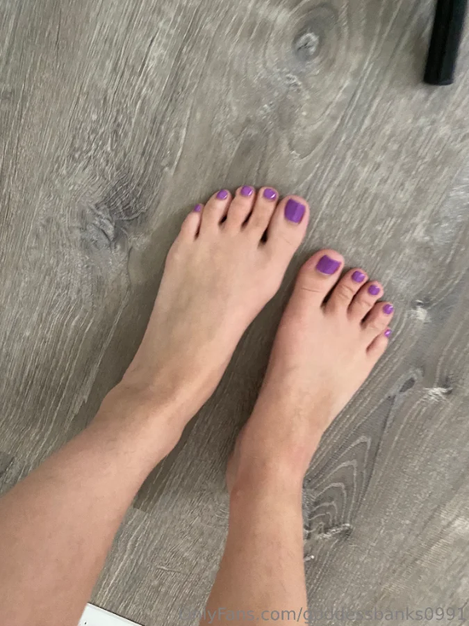 1101546063_Come rub the feet_05_3024x4032_f030419521c25ca22f327333df00892f.webp