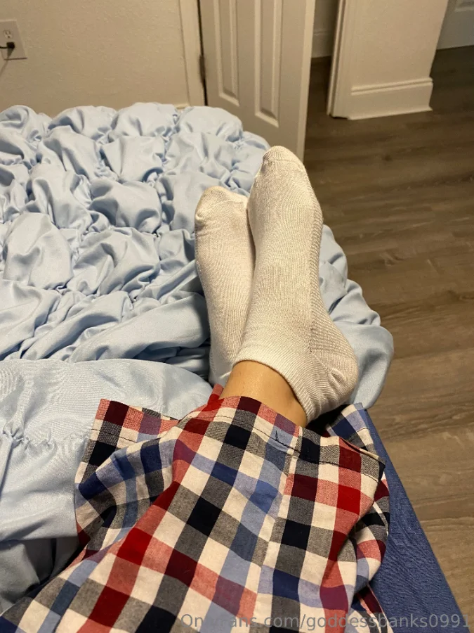 1103371807_Sneak peak before bed_03_3024x4032_b7c47ecc1f5a893c87dc8fbe0ca72c12.webp