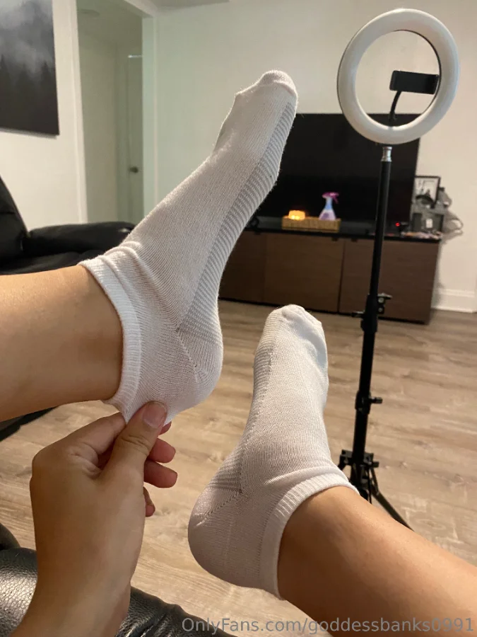 1114423351_Another day with beautiful feet_04_3024x4032_50a14cfdd27e999ae2844efdac4310d2.webp