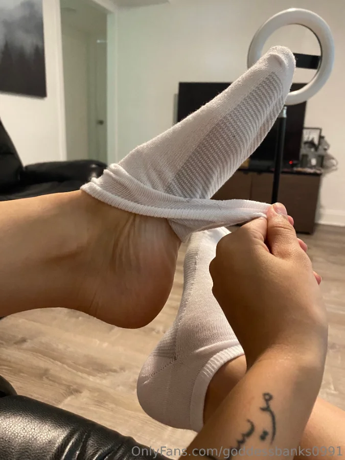 1114423351_Another day with beautiful feet_05_3024x4032_488d95b0dd90692df43b32a53ff163cc.webp