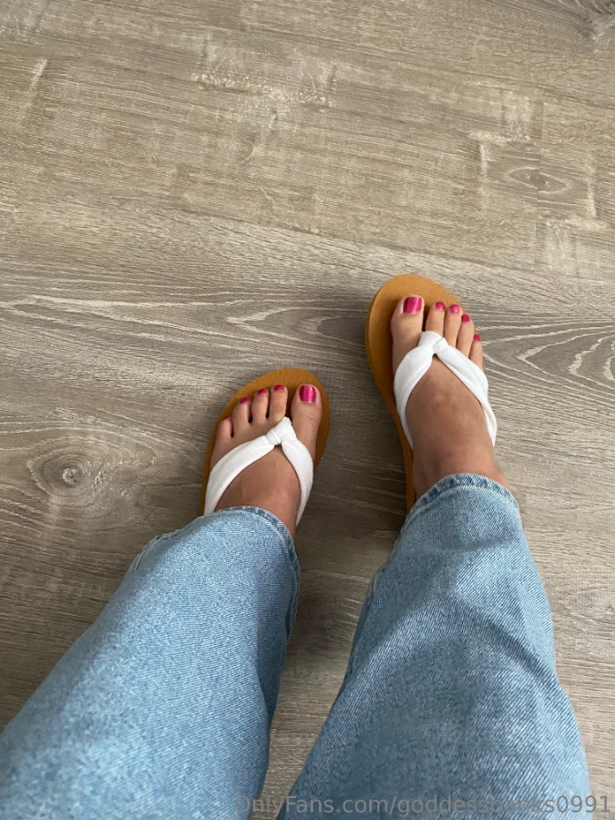 1144250042_Flip flop fun 🤩_05_3024x4032_d44d3b159e790b6b37a2d3dbe3fc46a8.webp