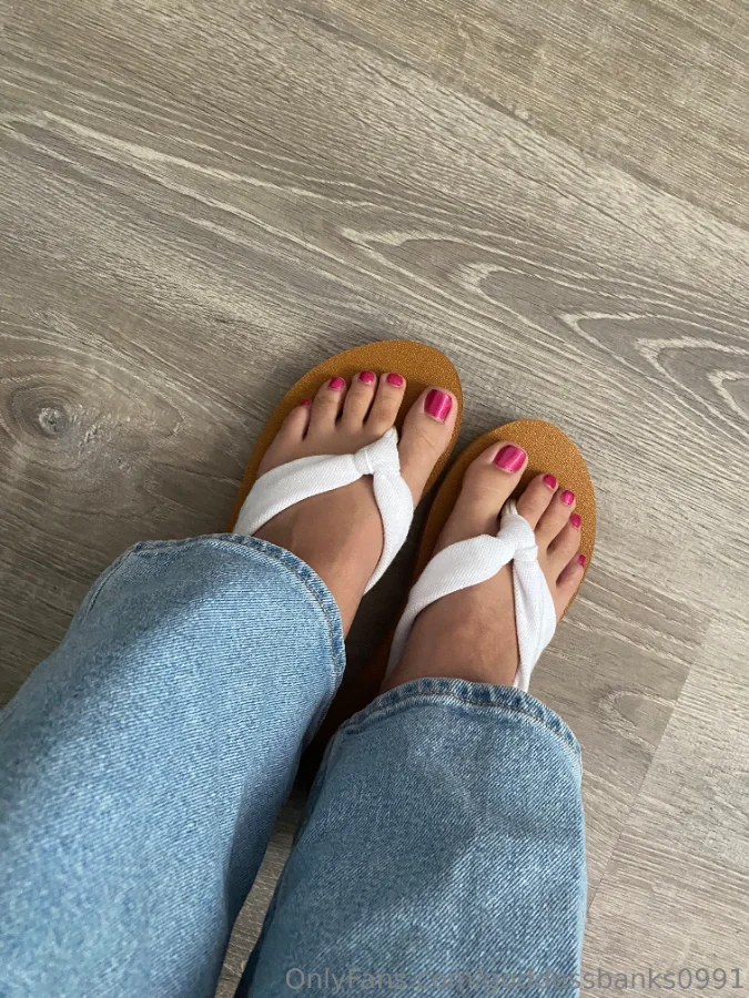 1144250042_Flip flop fun 🤩_07_3024x4032_6bc872be6cd271f4031964aa590f6d2d.webp