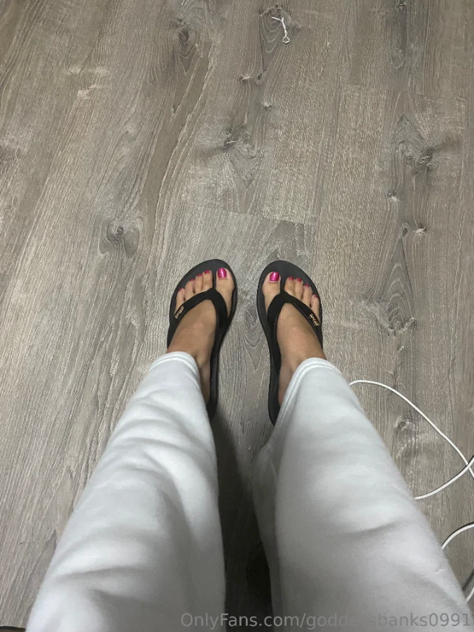 1159984333_New sandals 🩴_01_3024x4032_2afe33420a8f82269c9ca90286ae5b9e.webp