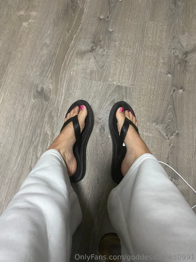 1159984333_New sandals 🩴_02_3024x4032_0f36e7f98cbae4fcfbd0d45369d7a09a.webp