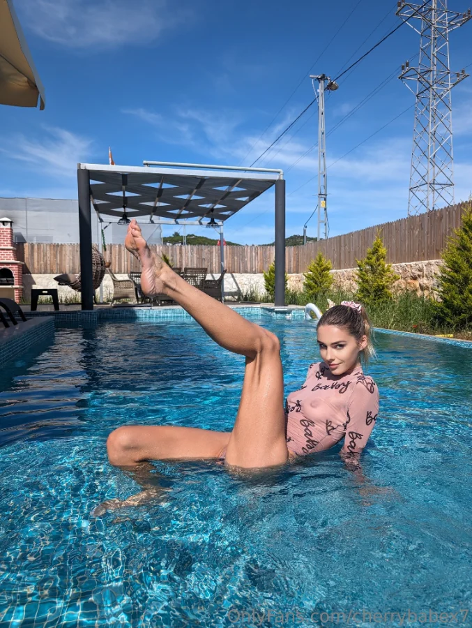 1247555793_Where did you look first_ Titties or feet_ 😈💦_01_3024x4016_8414ad37bc48f3a41679f12...webp