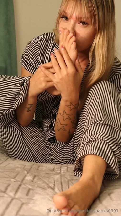 1271127953_Someone send me $ to order my gaming stuff 🫠 I would be sooo.._02_642x1138_2ea97bb...webp