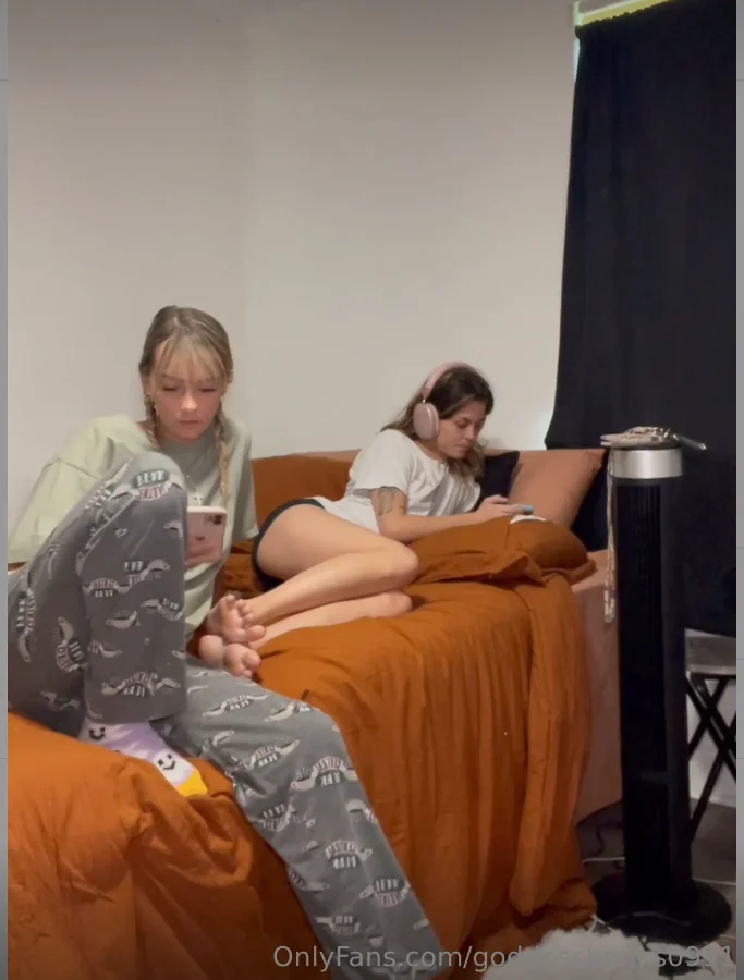 1348308629_ROLE PLAY _ Watch me and @kayykaybabyyyy hanging out intill .._01_1284x1691_daeca8...webp