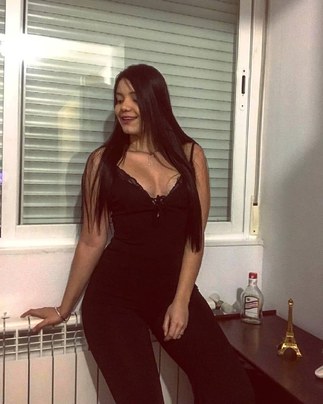 22manurios - Bpf8KYMlWng.jpg