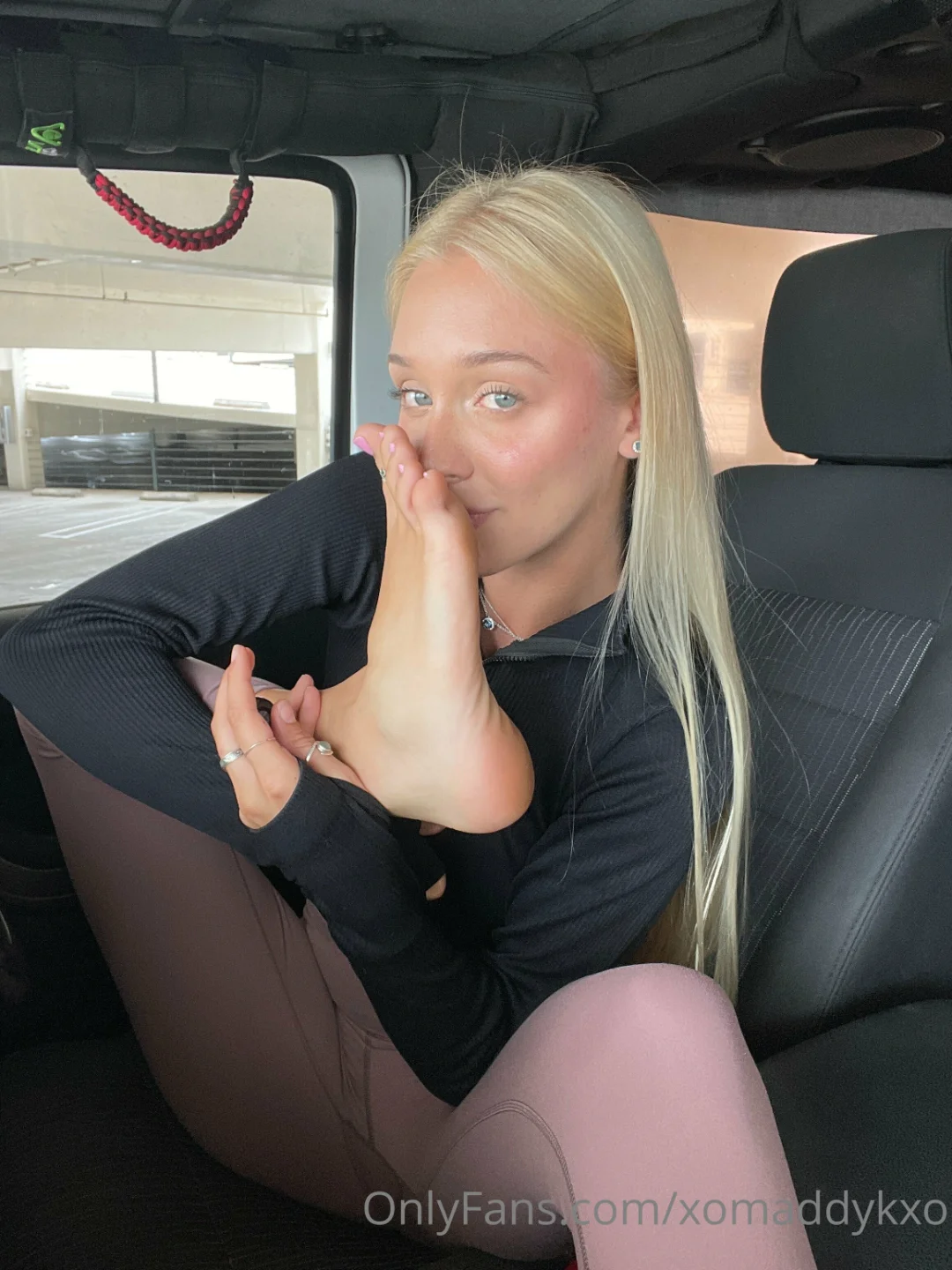 370235422_sexy lil car soles, oh how I want you licking them so bad😍🤭_06_999ba74b-e736-4ef3-9...webp