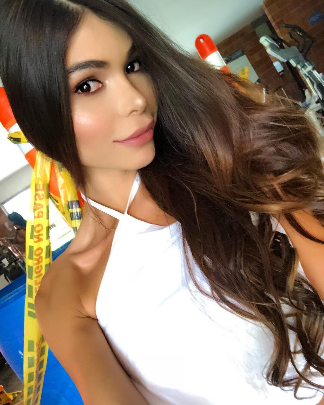 alevasquez_23 - BlN5Tb2h3go.jpg