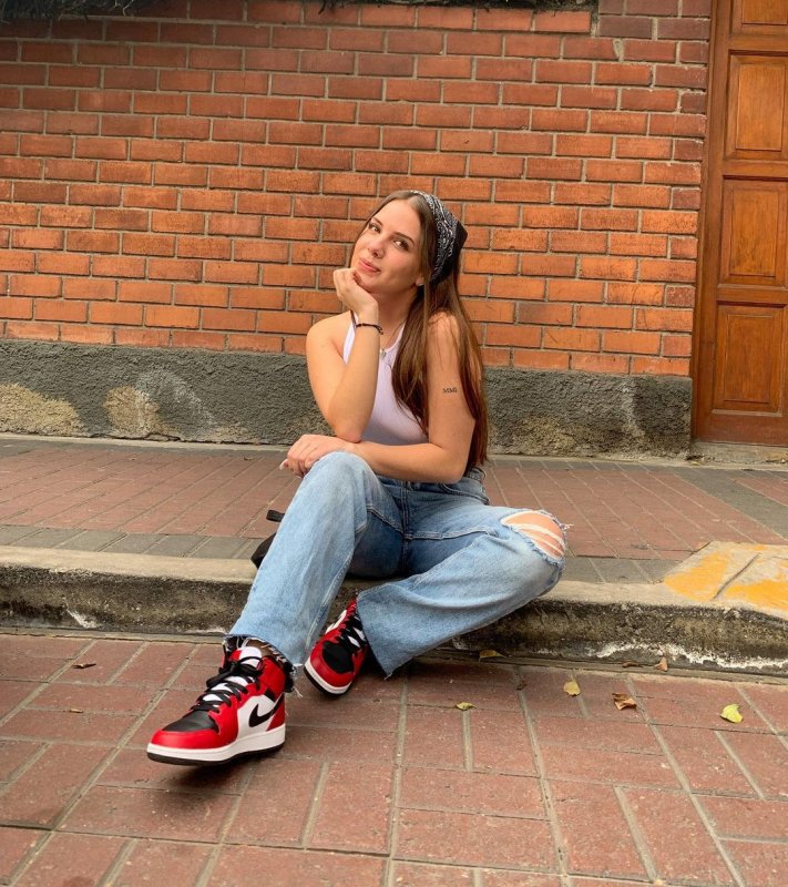 briggitte.rq - CGYW2ChAMGW_CGYW1-9g7RY.jpg