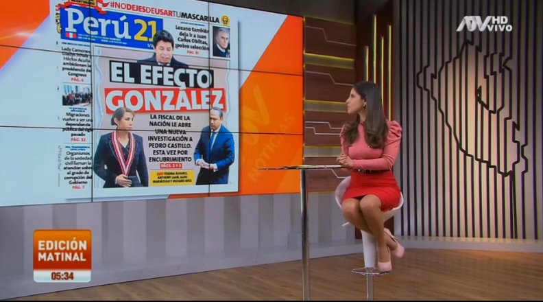 cinthia-garreta-upskirt-descuido-en-vivo-cruce-piernas-lee-portadas-minifalda (9).JPG