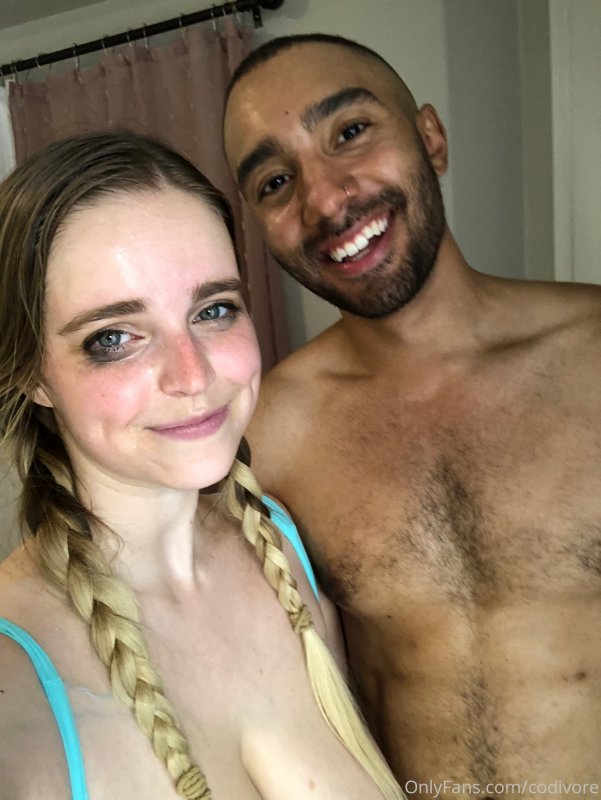 codivore-01-09-2019-10306576-Wanna see what I did today D I shot two new scene.jpg