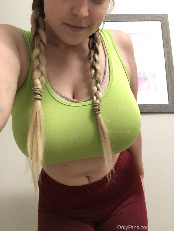 codivore-30-08-2019-10269966-SNEAK PEAK at the cosplay character I'll be doing this Se.jpg