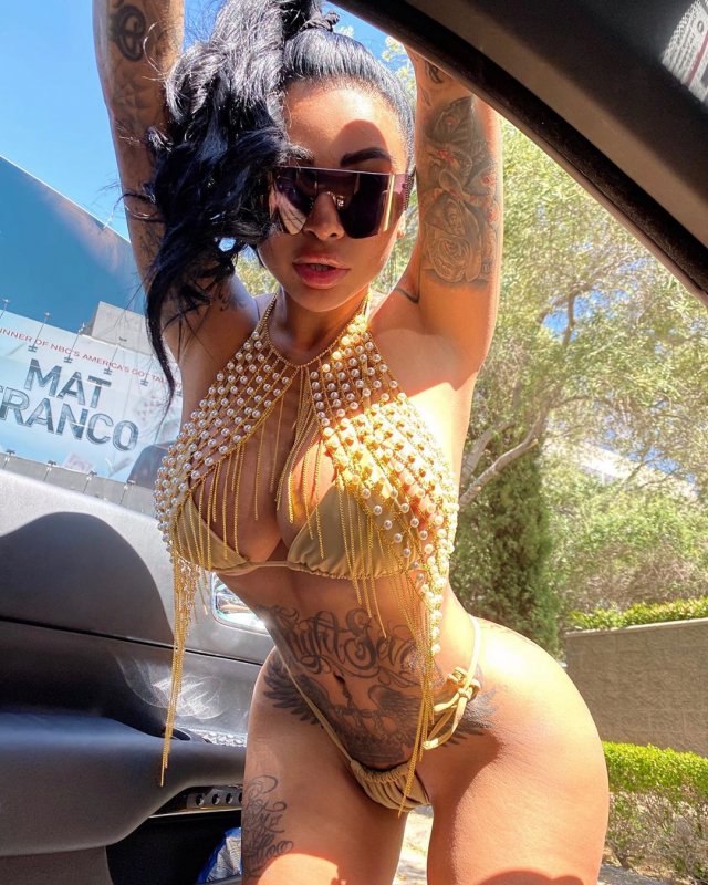 imbrittanya-___CBcEWEXg9r3___-.jpg