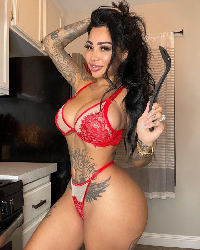 imbrittanya-___CLdT0eqgM6I___-1.jpg