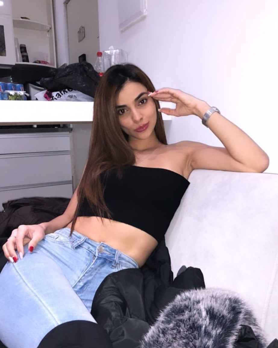 isabellaobregonn - BshRheYH1mz.jpg