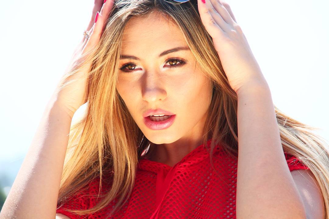 issavegas - BbdEesZnnBi.jpg