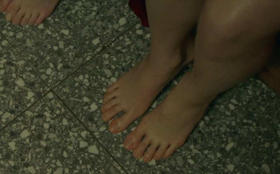 Ji-soo-Kim-Feet-6188037.jpg