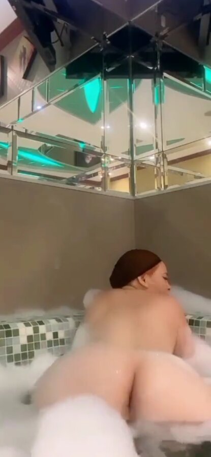 Screenshot_20230419-003719_Video Player.jpg