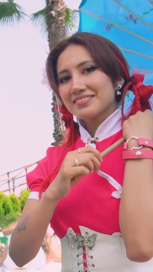 Screenshot_20230506_192931_Video Player.jpg