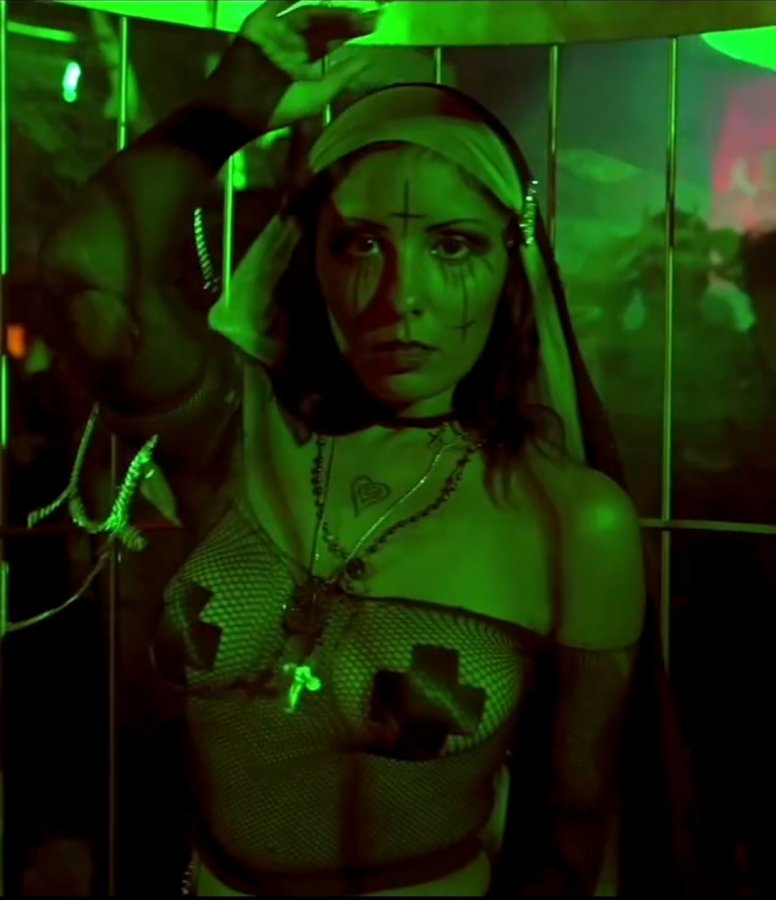 Screenshot_20250412_003442_Video Player.jpg