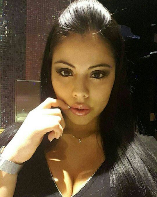 steffyofficial - BCHmps0oCvP.jpg