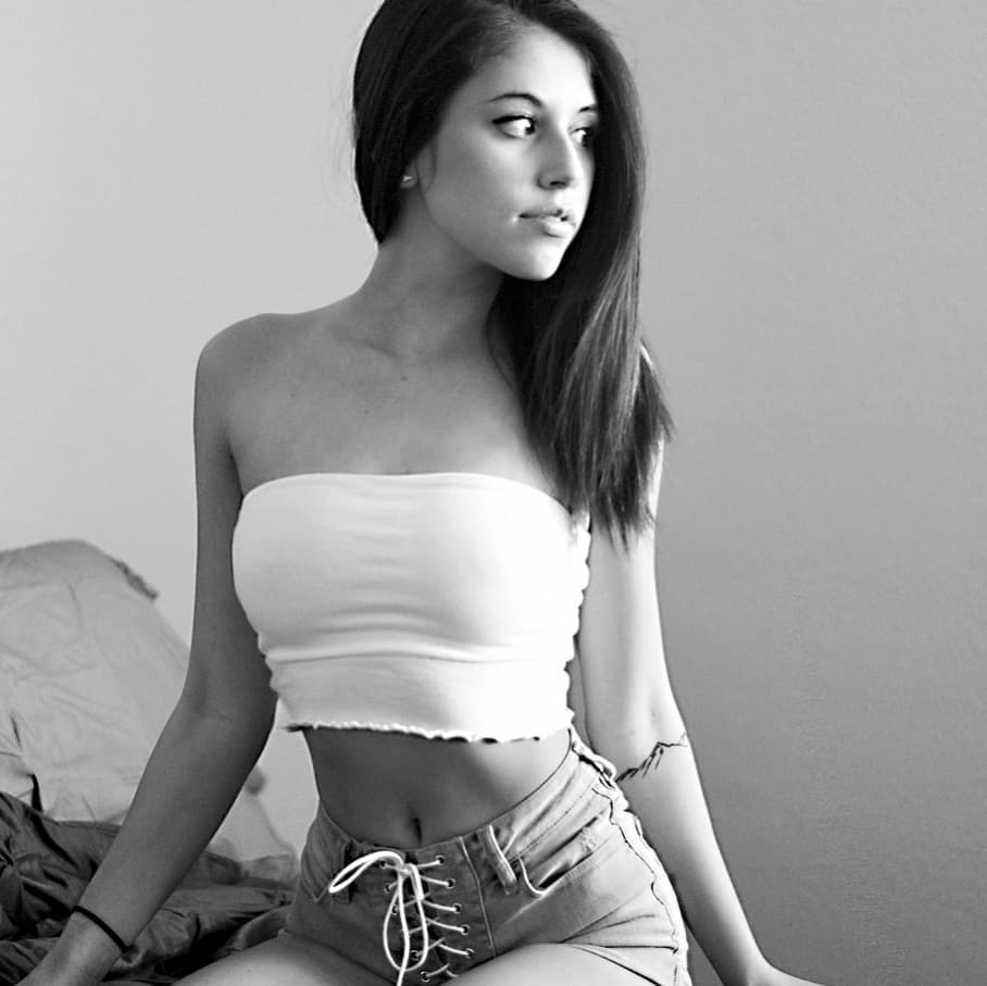 violetsummers.tv - BjX2MJ2lkFx.jpg